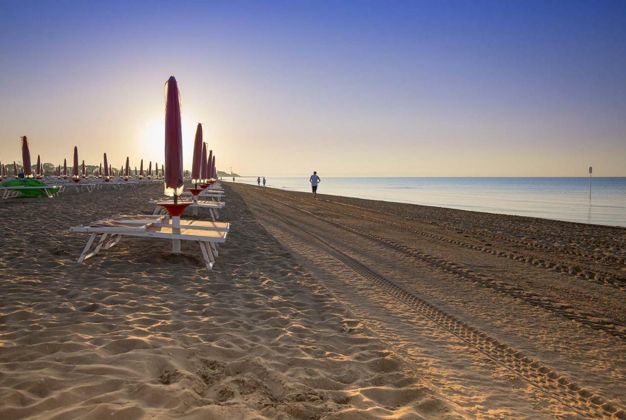 Hotel Adriatico Bibione Eksteriør bilde